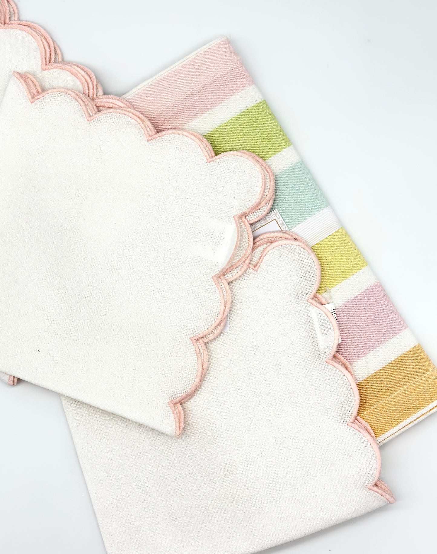 Scallop Napkin White/Pink